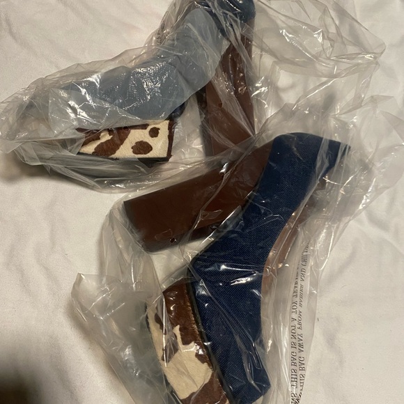 Nine West peep Toe Cowhide Hair Denim Platform Heel - Picture 2 of 7